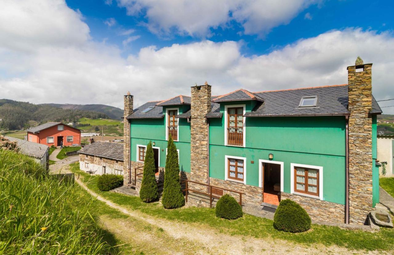 Apartamentos Castrovaselle Nº2 Tapia De Casariego Luaran gambar
